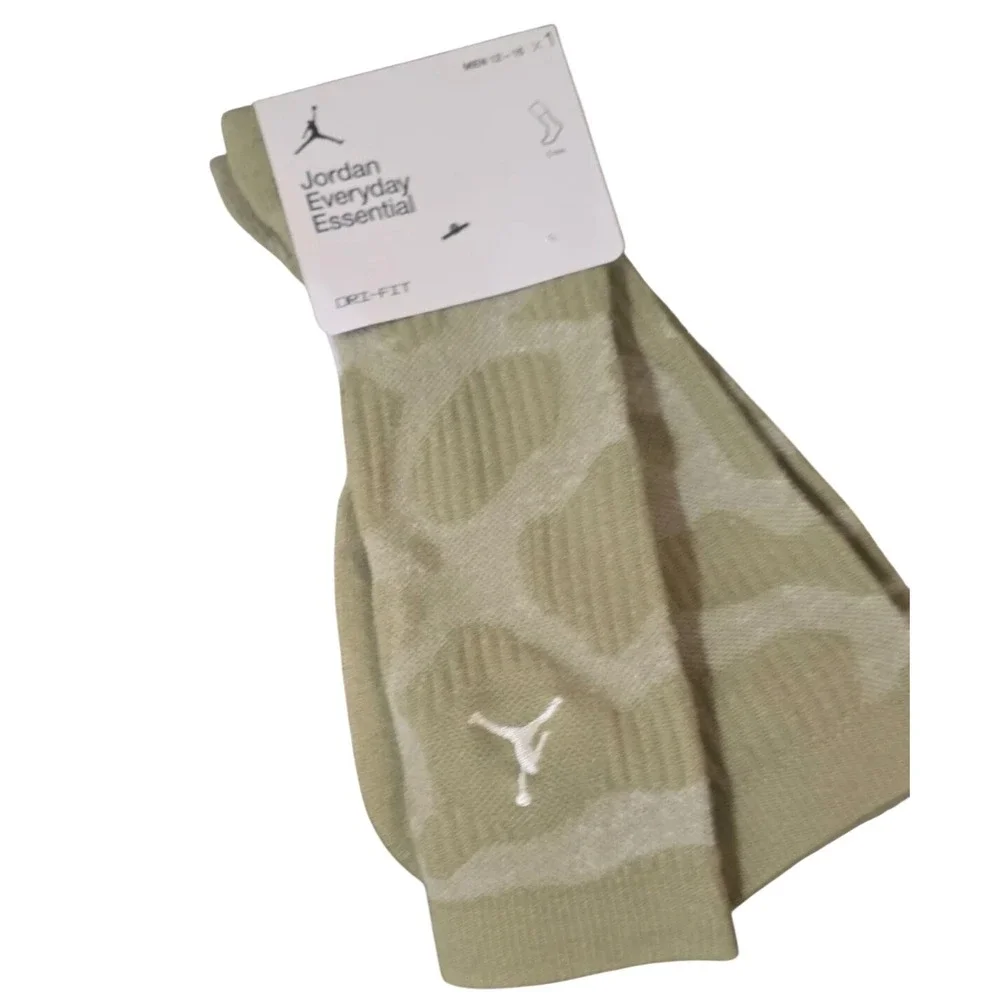 Jordan Crew Socks Mens 8-12 Green New Everyday Essential Dri-Fit Cushioned
